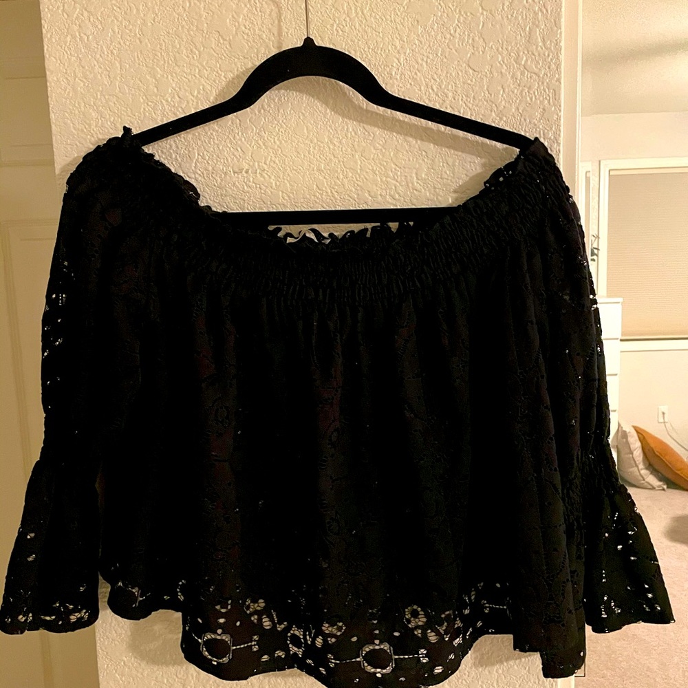 Zara off-shoulder lace top!